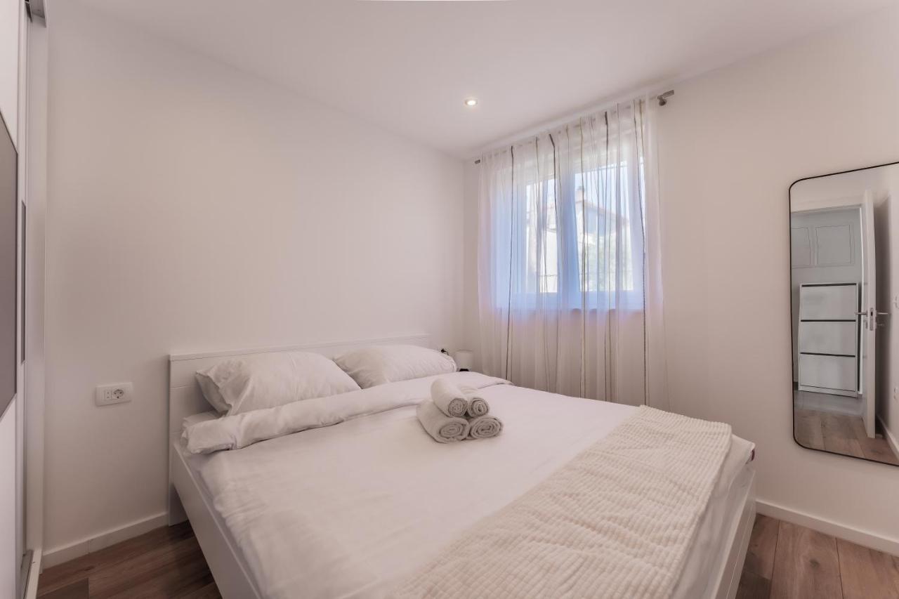 Bernie Apartments With A Pool زادار المظهر الخارجي الصورة