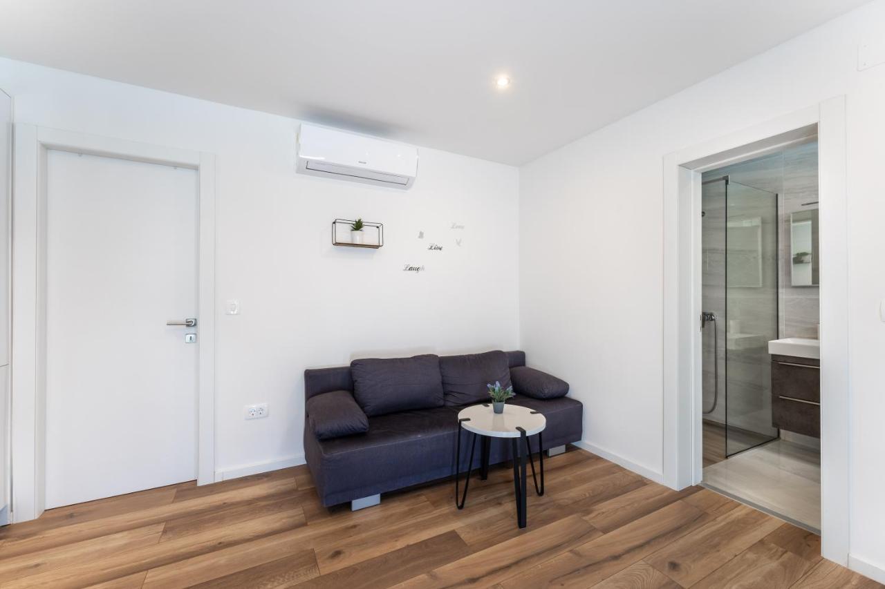 Bernie Apartments With A Pool زادار المظهر الخارجي الصورة