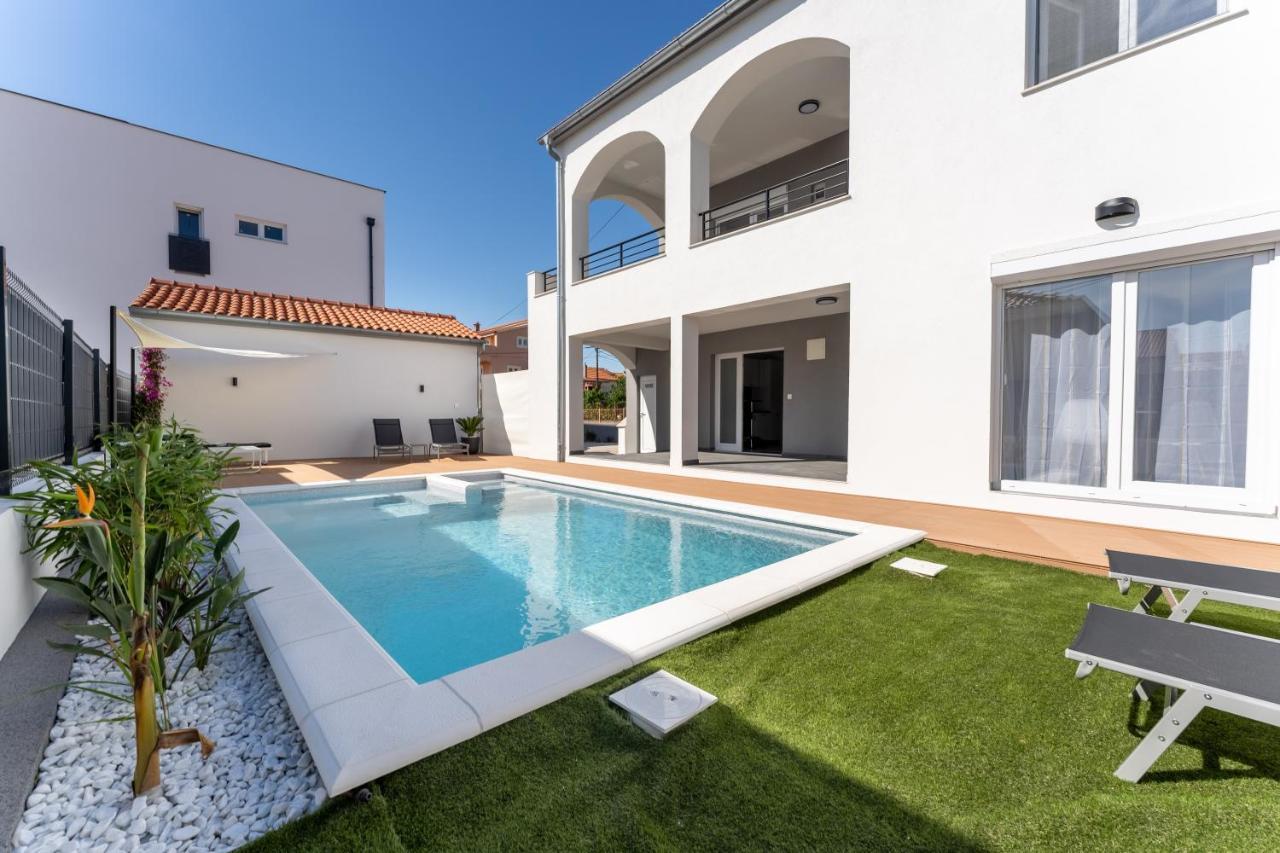 Bernie Apartments With A Pool زادار المظهر الخارجي الصورة